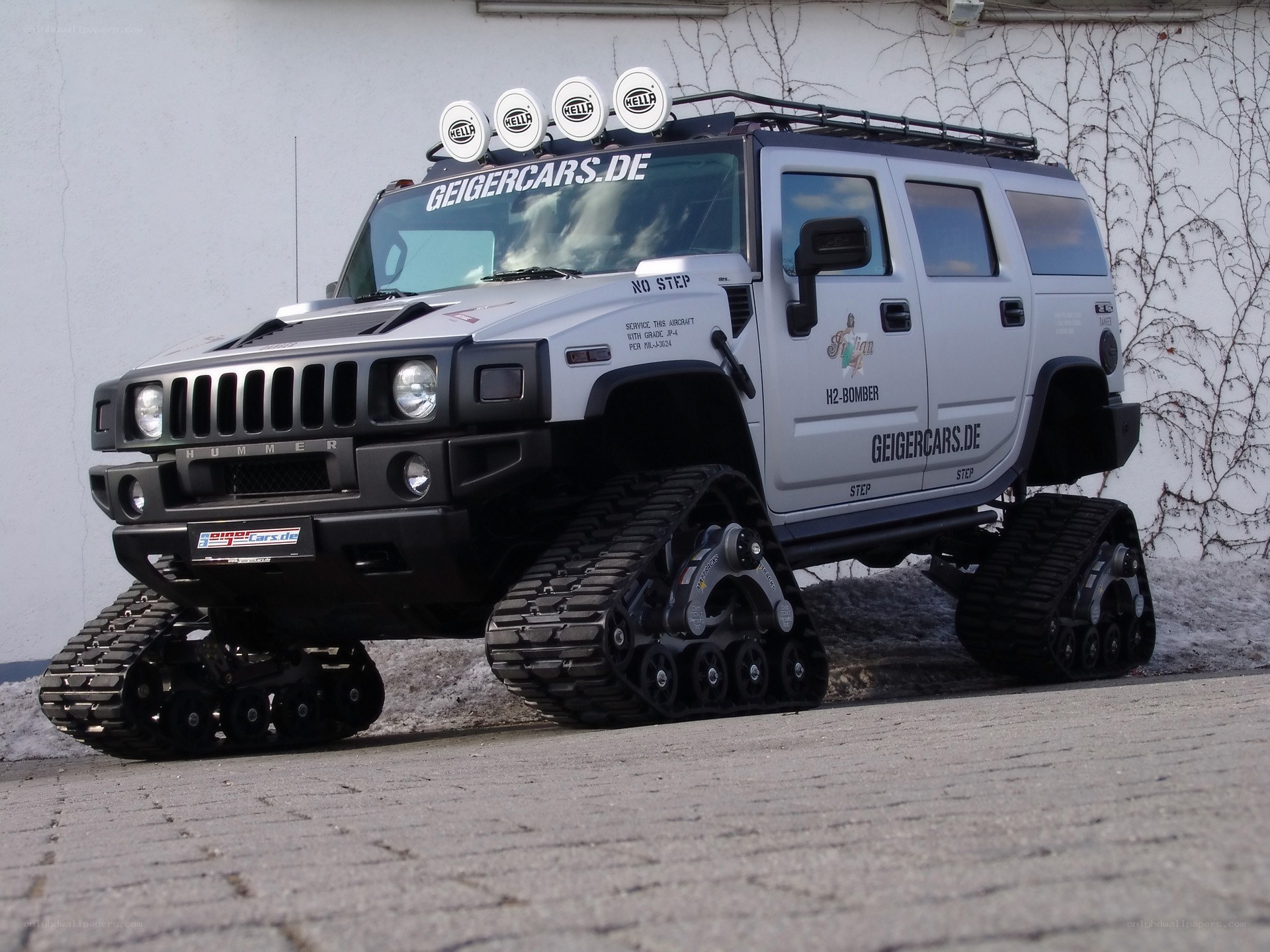 Hummer H2 with tank tracks