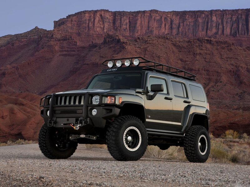 Hummer H3 off-road vehicle