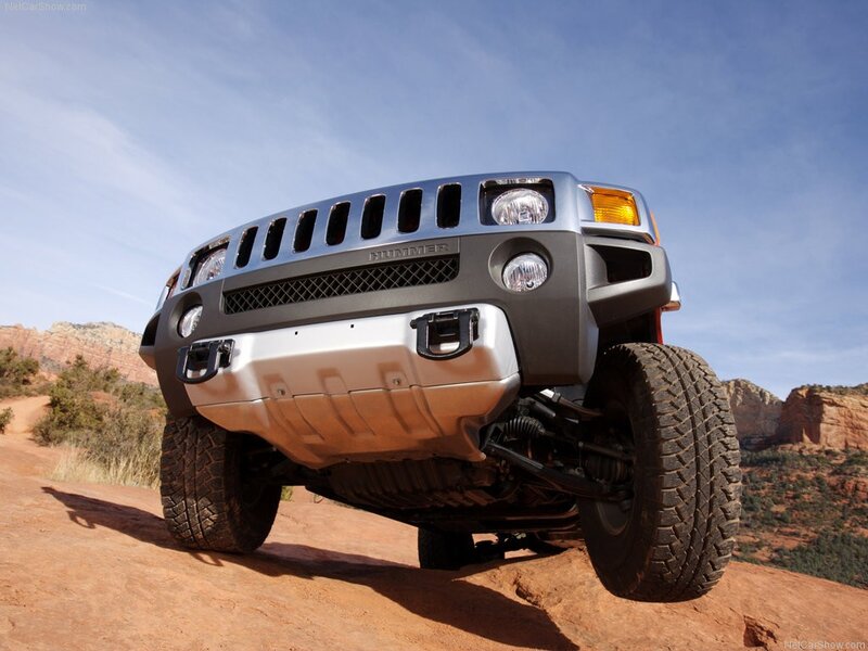 Hummer H3 off-road vehicle