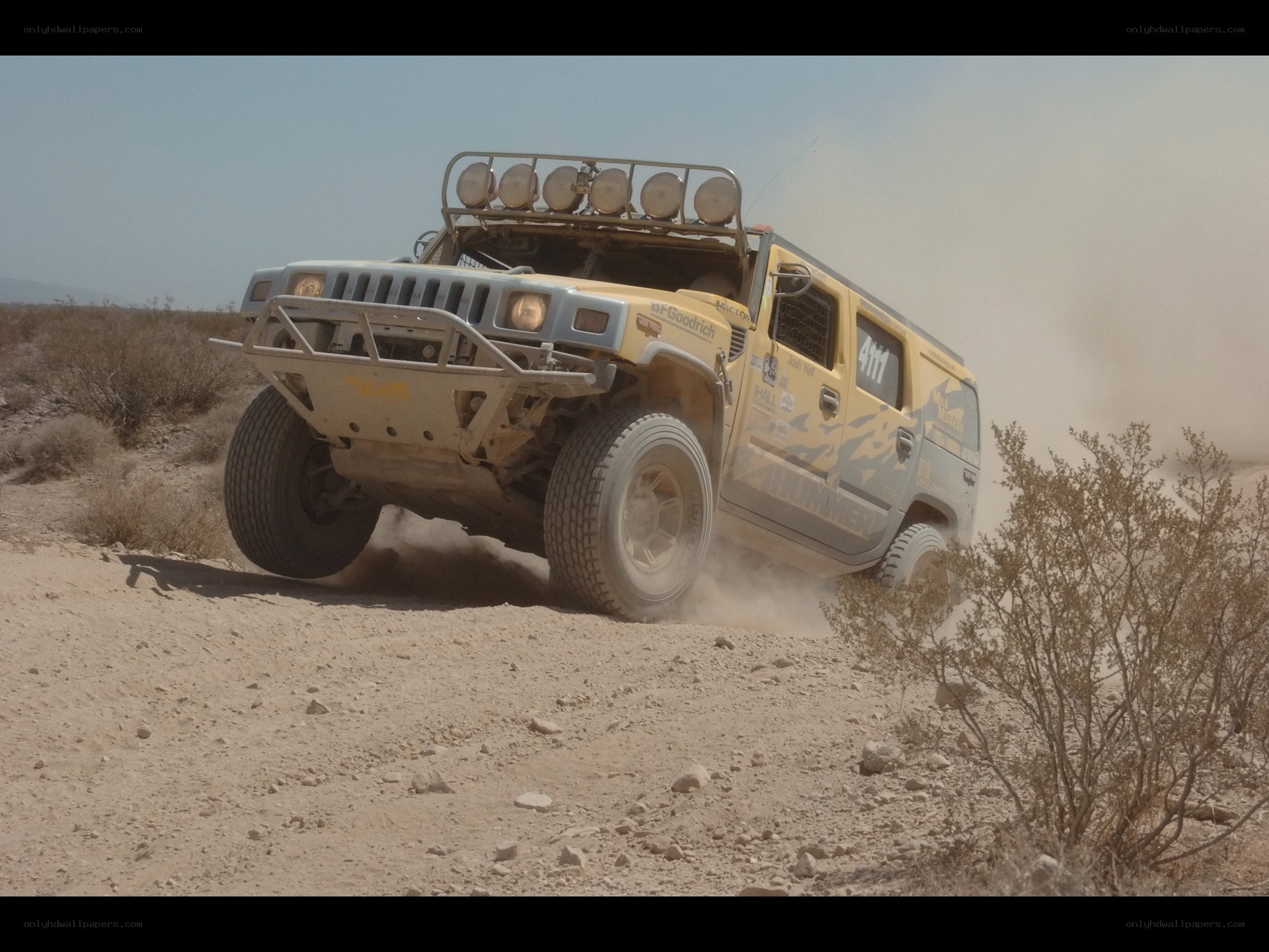 Hummer racing in desert