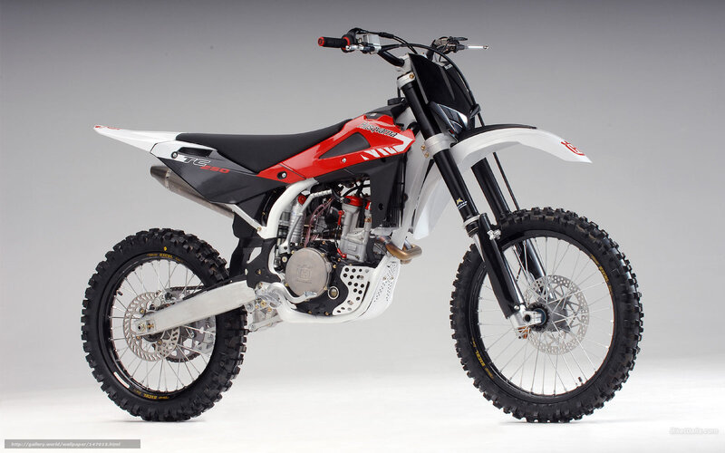 Husqvarna TC 250 dirt bike