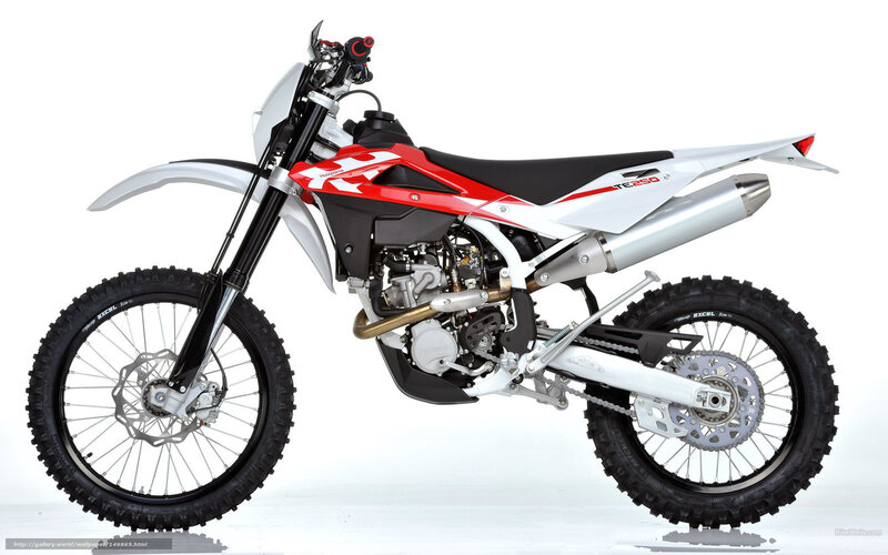 Husqvarna TE 250 dirt bike