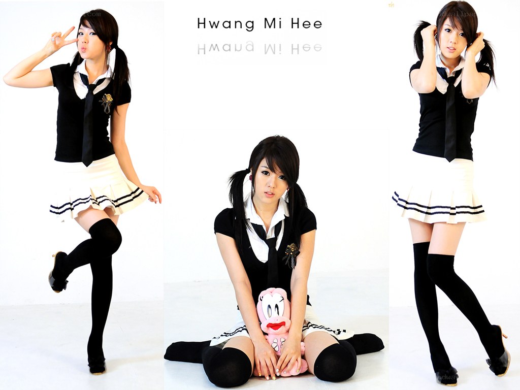 Hwang Mi Hee in school uniform