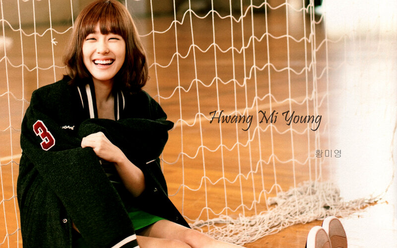 Hwang Mi Young smiling