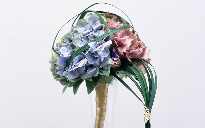 hydrangea bouquet with ribbon