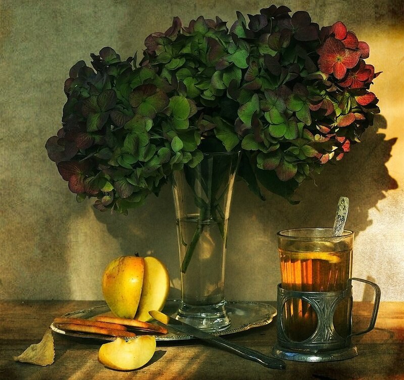 Hydrangea Bouquet with Tea