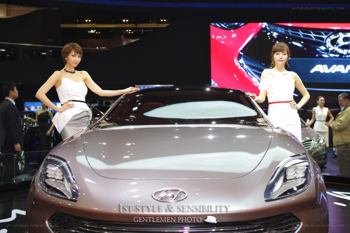 Hyundai car show display