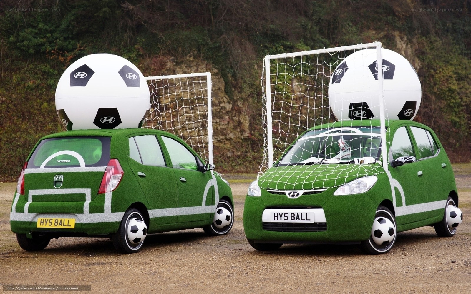 Hyundai football-themed cars