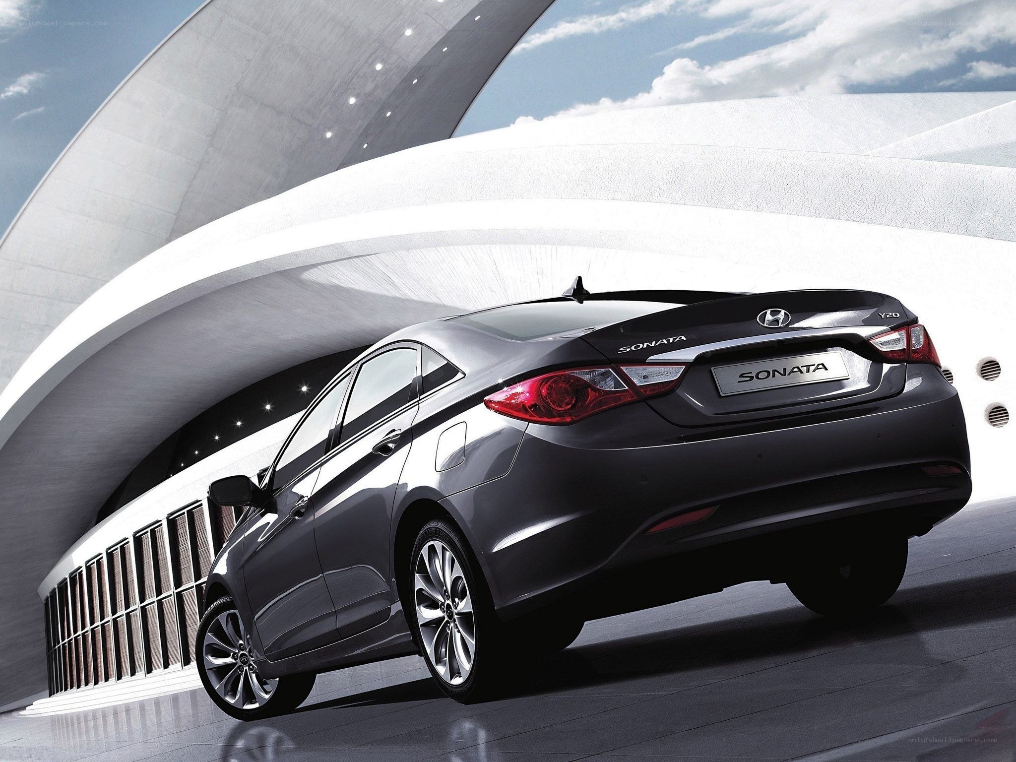 Hyundai Sonata in modern architecture