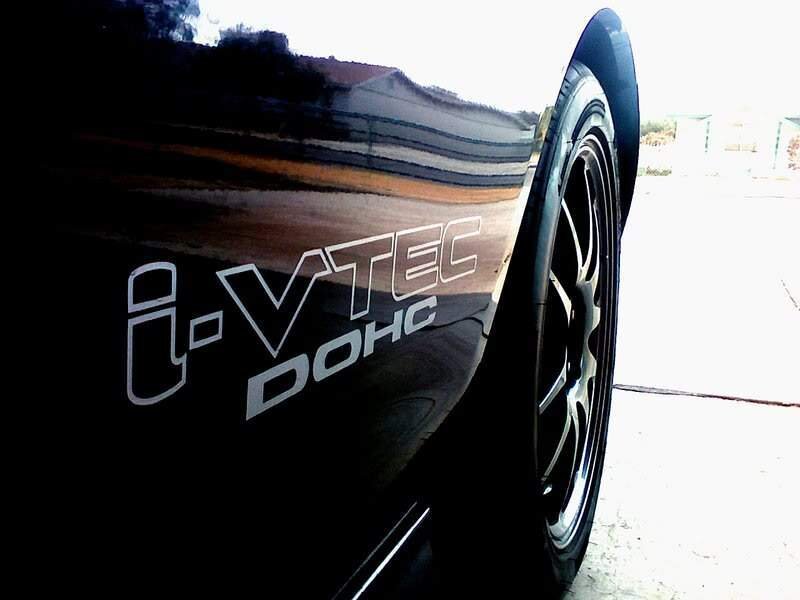 i-VTEC DOHC car side