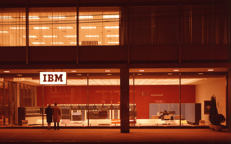 IBM Datacentre Display — Red