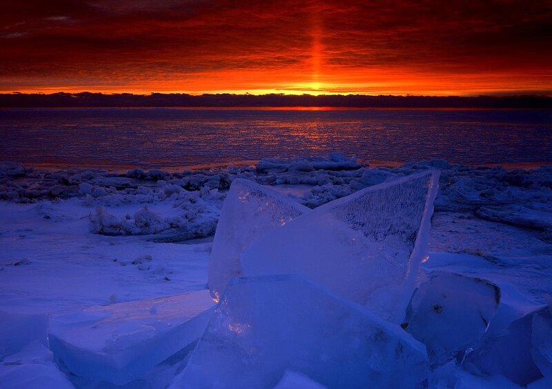 Ice and sunset at the shore