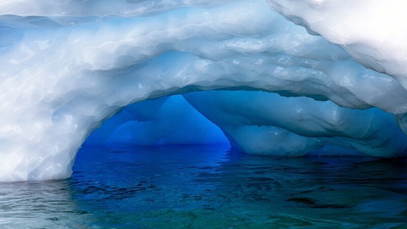 Ice Cave under Water