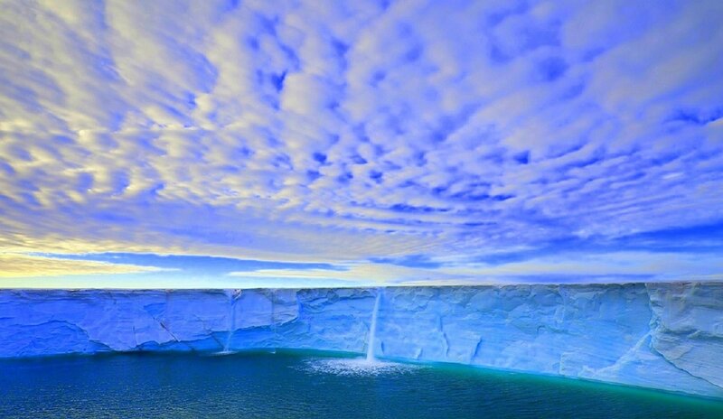 Ice Cliff with Waterfall — Blue