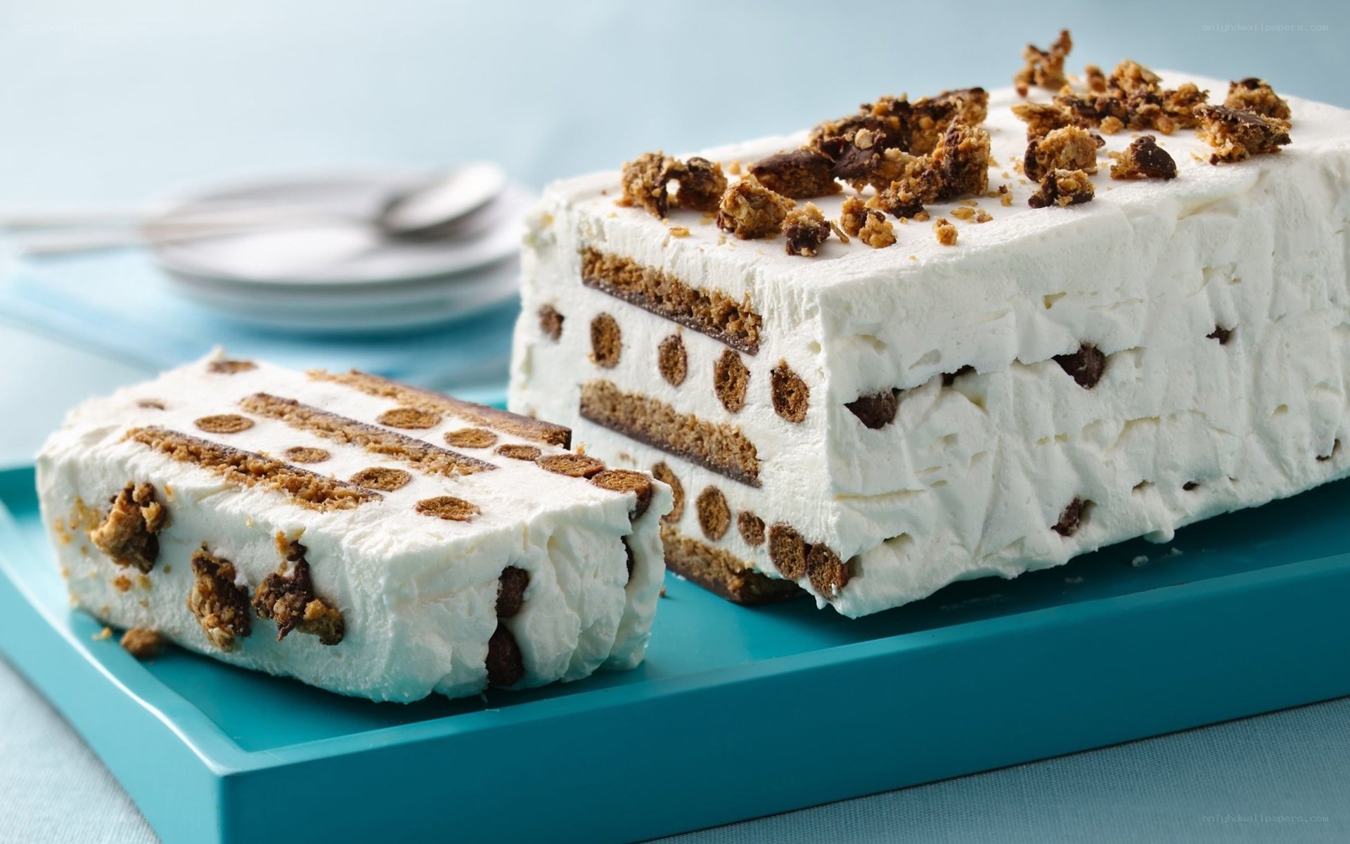 ice cream cake with chocolate chunks