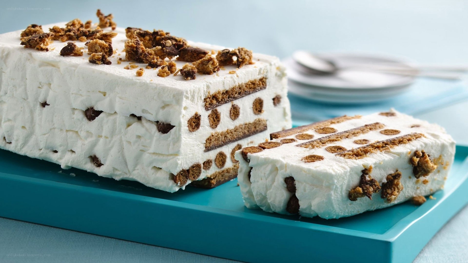ice cream cake with granola
