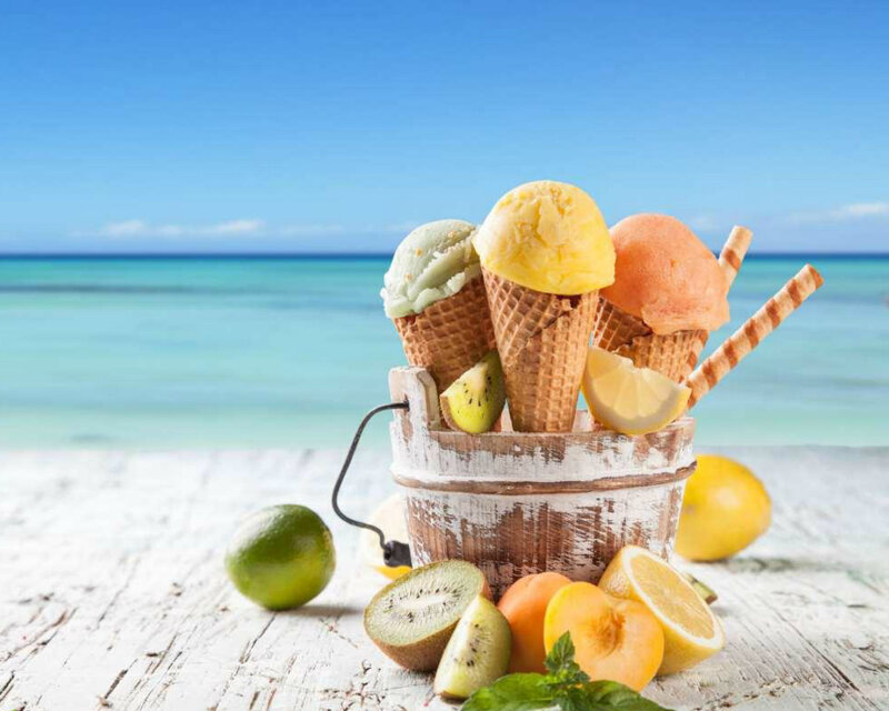 Ice Cream Cones on Beach — Blue, Relaxed