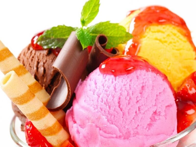 Ice Cream Sundae — Pink, Appetizing