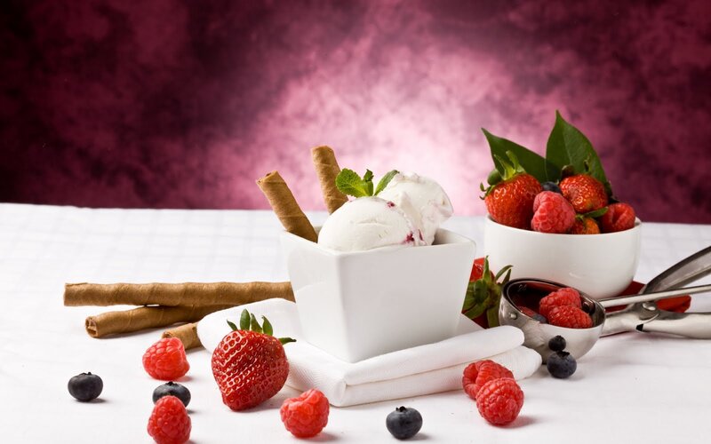 Ice Cream with Berries — White, Appetizing, Photograph