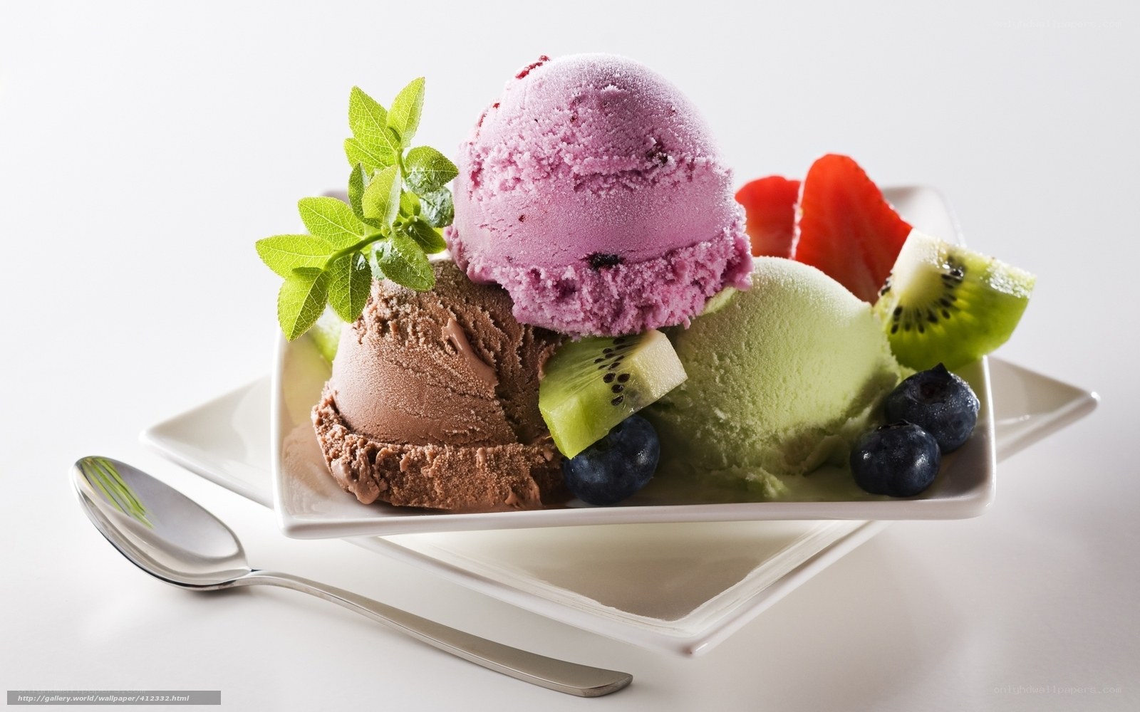 ice cream with fresh fruit