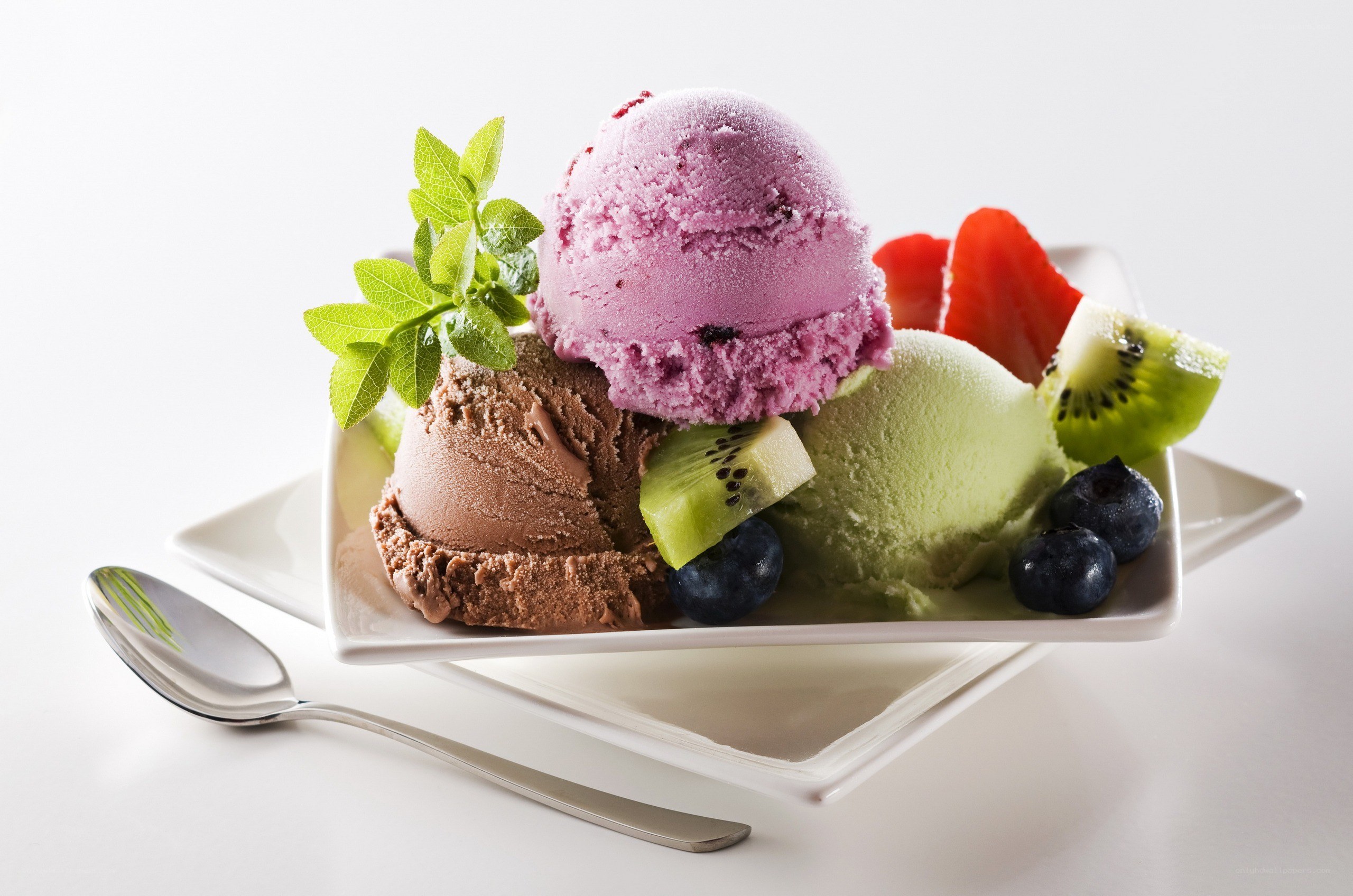 ice cream with fresh fruit