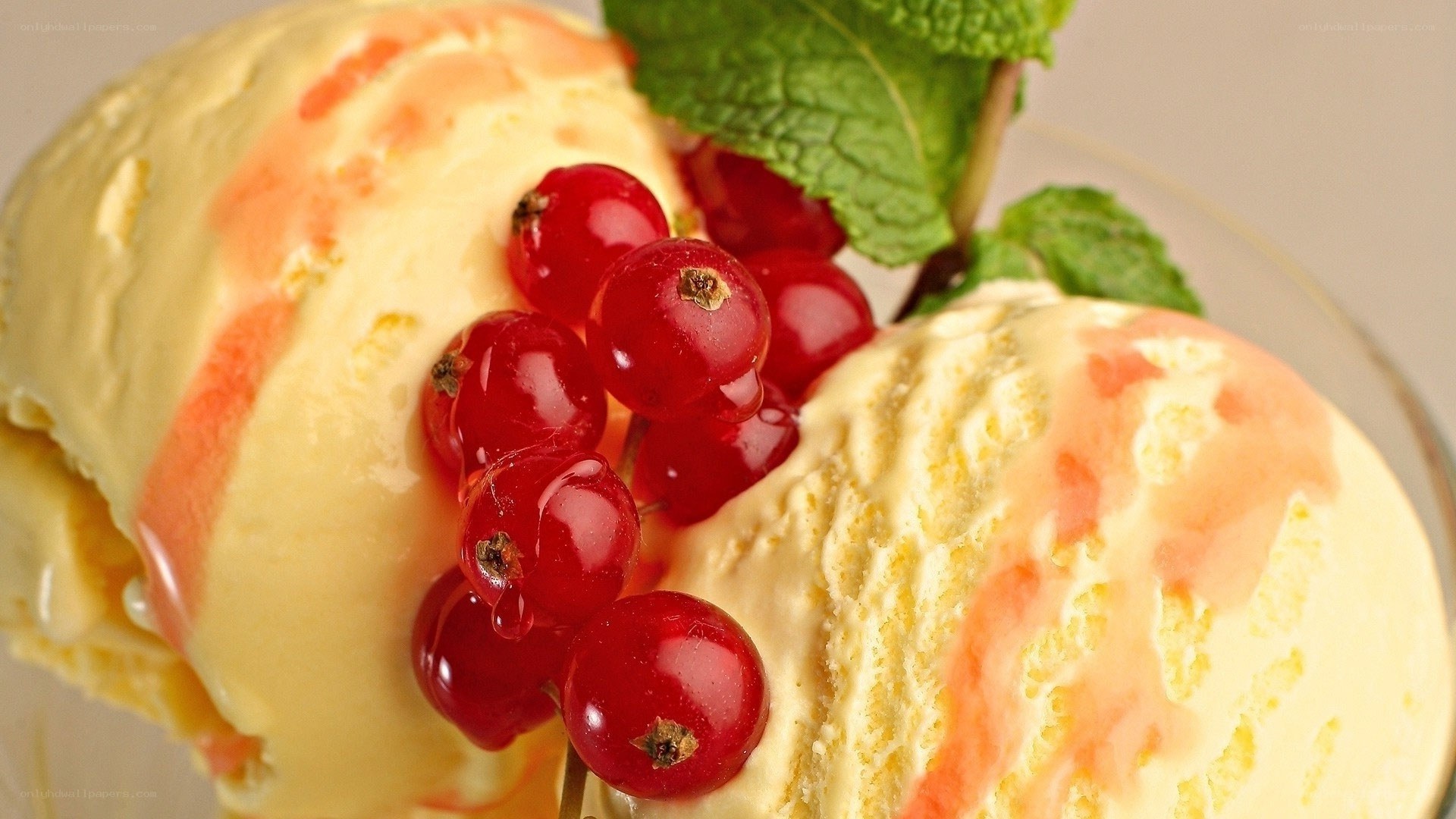 ice cream with red currants