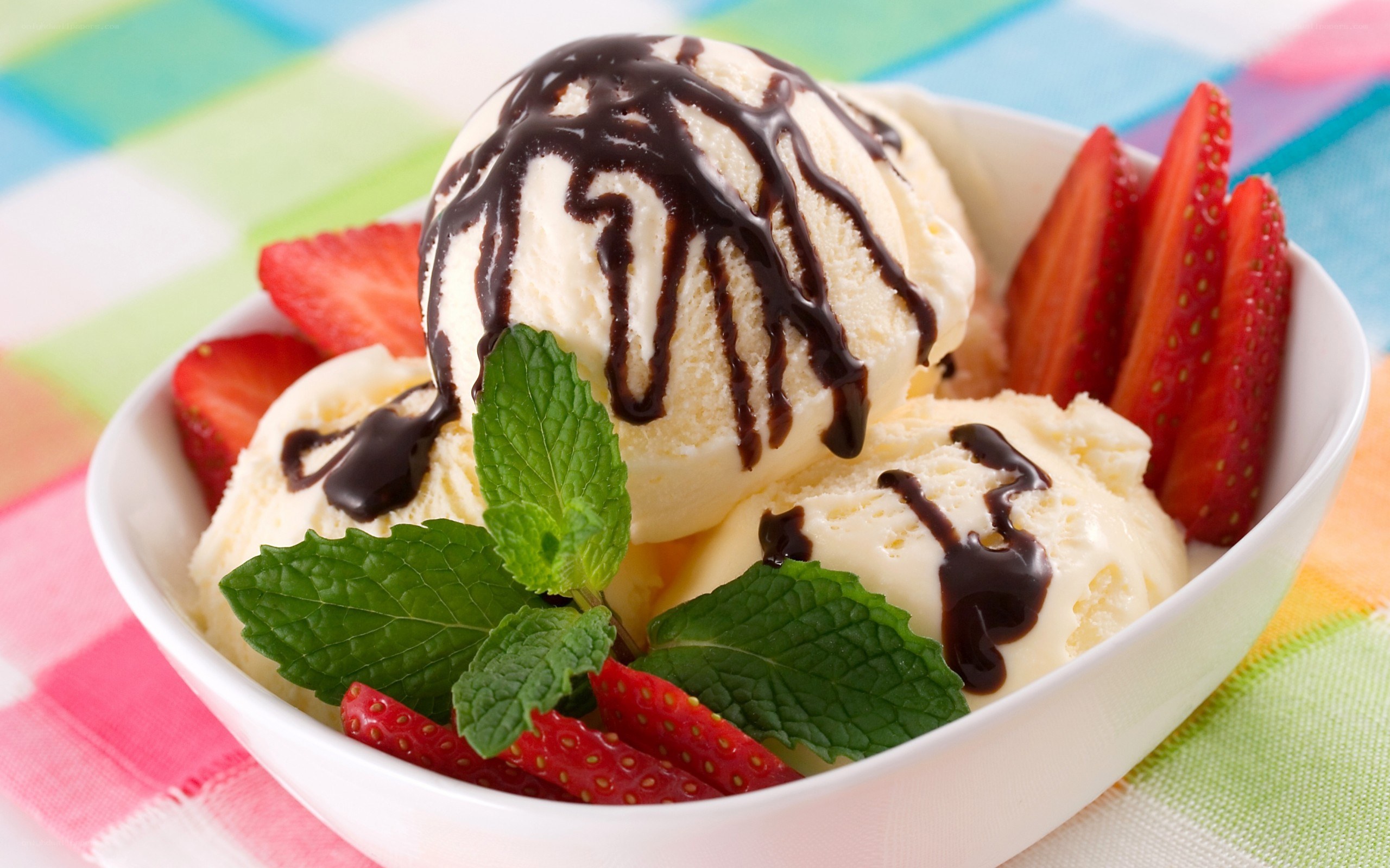 ice cream with strawberries
