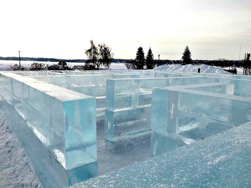 Ice Maze Structure — Blue