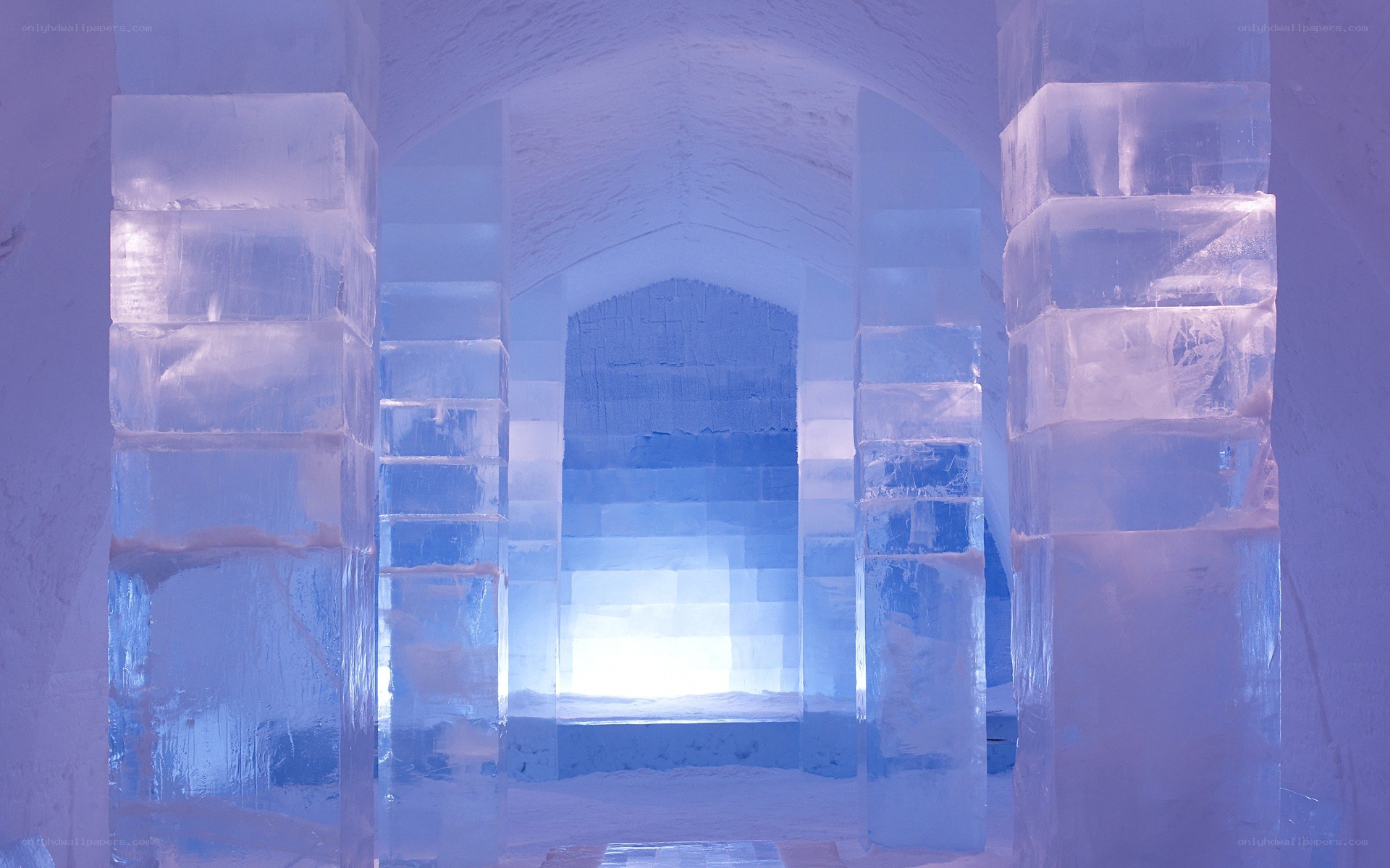 ice sculpture hallway