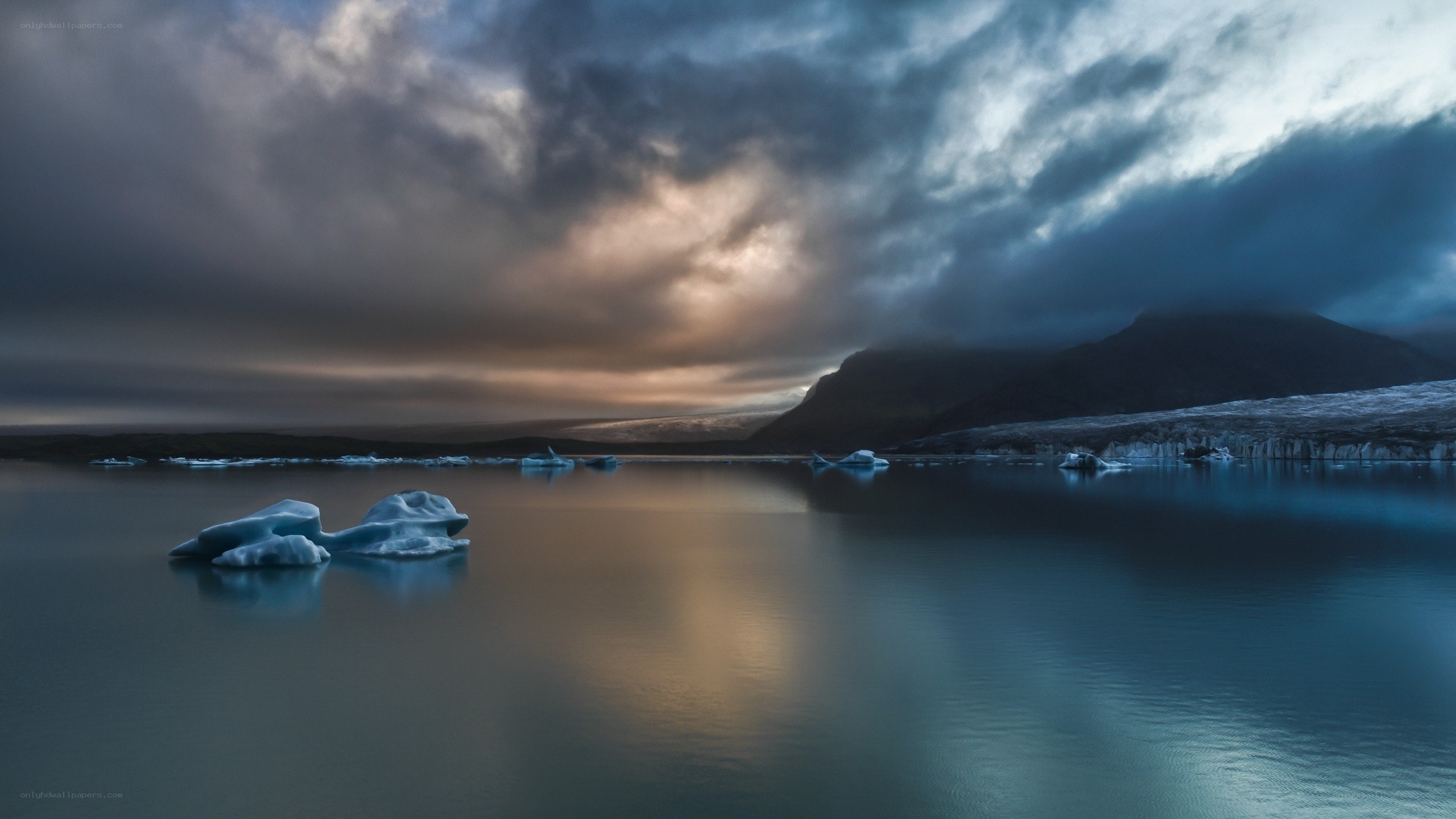 Icebergs in a calm lagoon