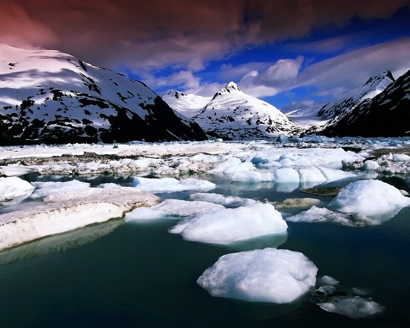 Icebergs in Glacial Lake — Blue, Dramatic