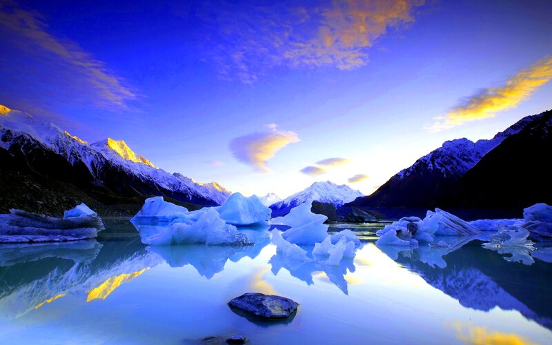 Icebergs in Mountain Lake — Blue