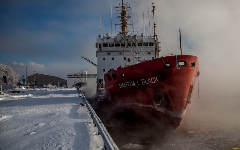 Icebreaker Ship — Red