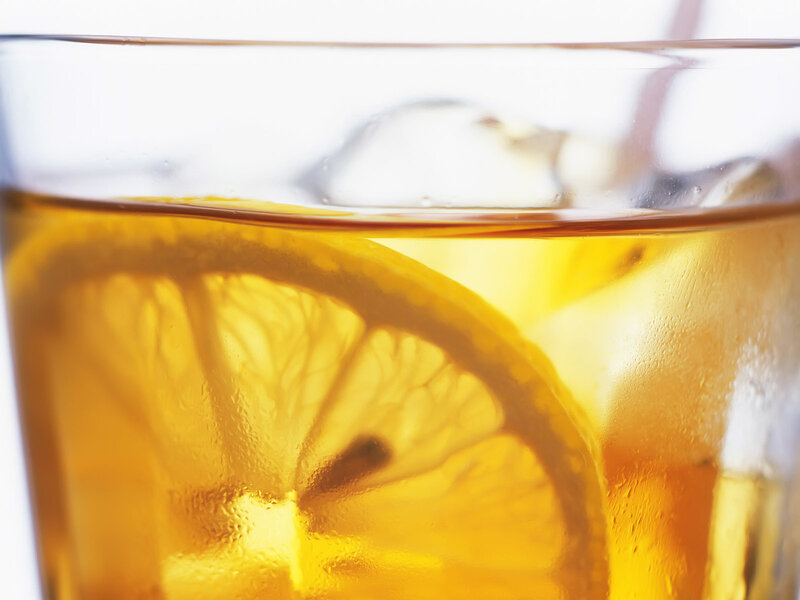 iced tea with lemon slice