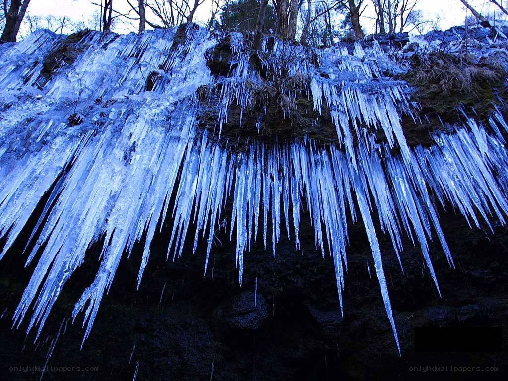 Icicles on a rocky cliff