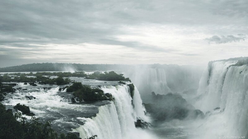 Iguazu Falls on a cloudy day