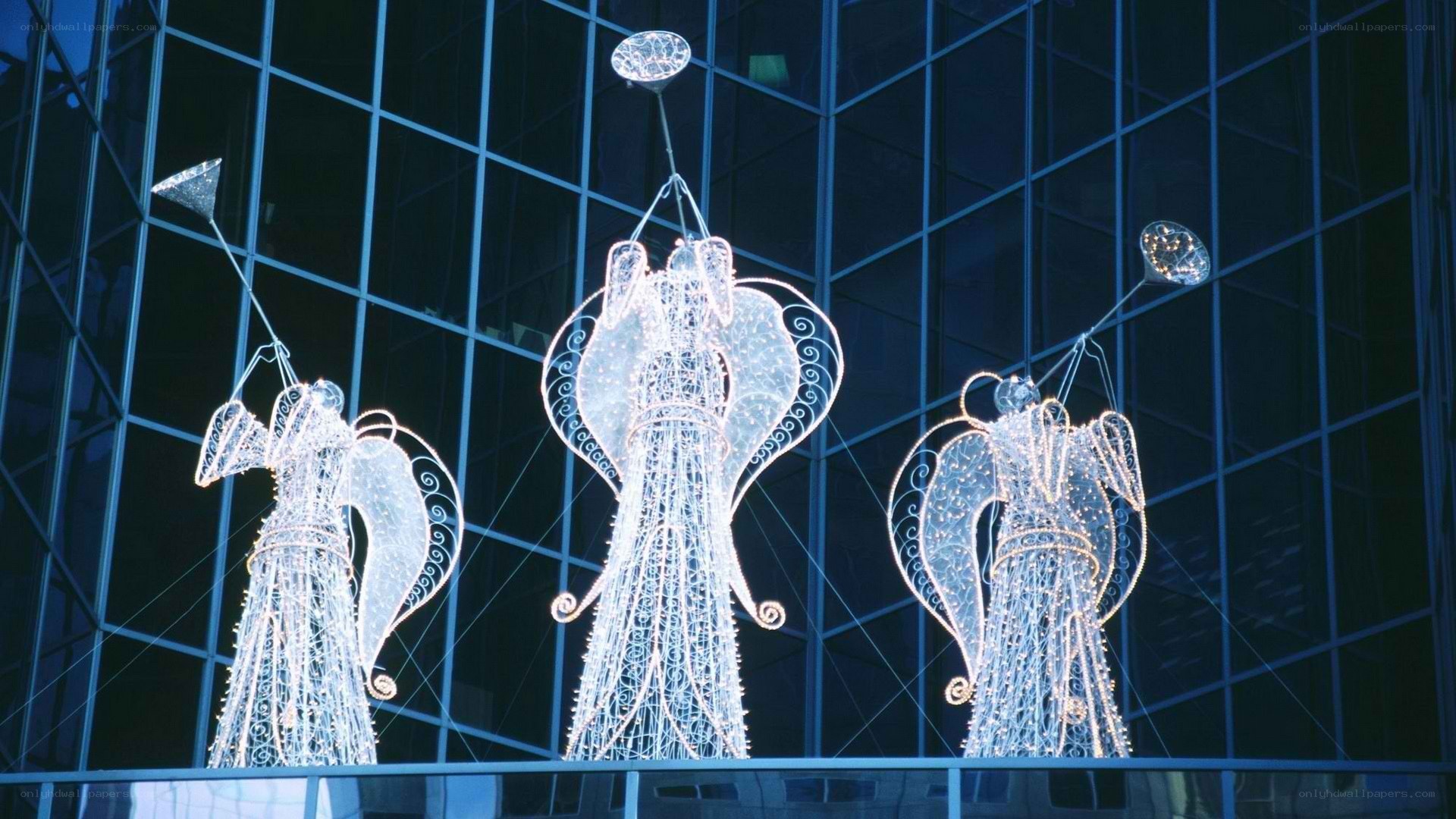 illuminated angel sculptures