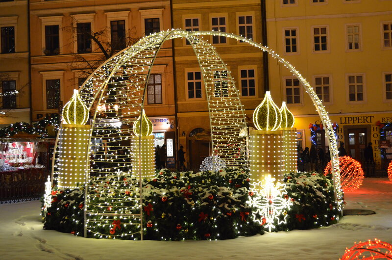 Illuminated Candle Display — White