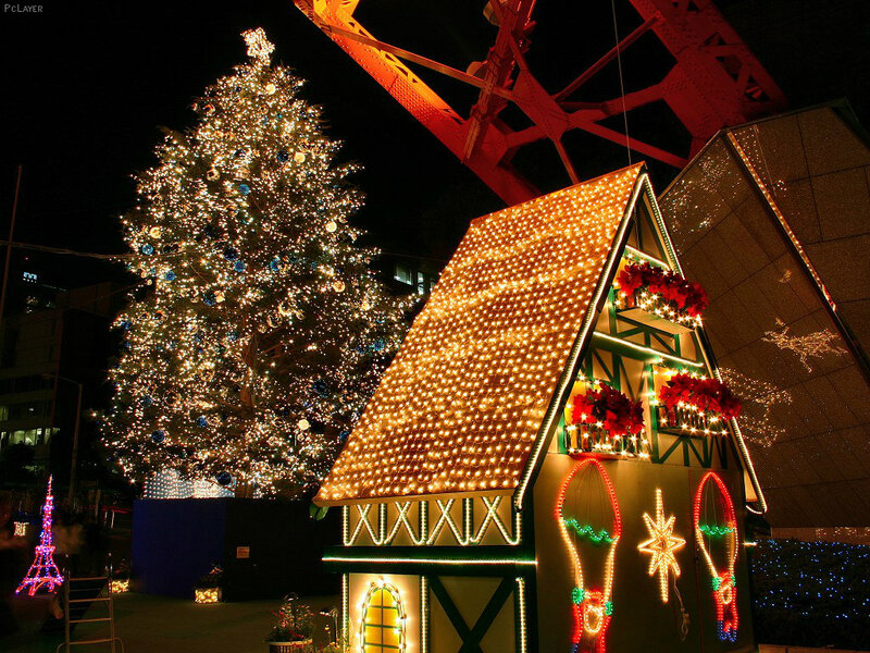 Illuminated Christmas Display — Gold