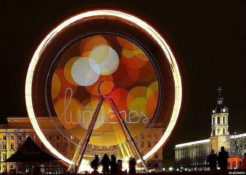 Illuminated Ferris Wheel — Yellow