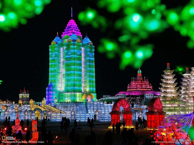 Illuminated Ice Sculptures — Green
