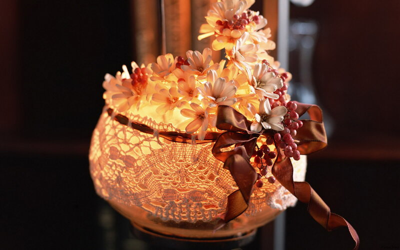 Illuminated Lace Lantern — White