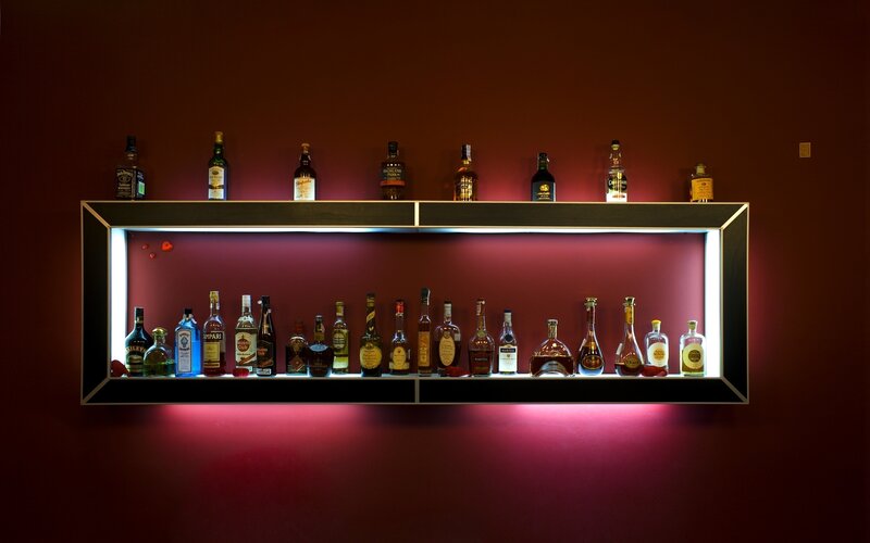 illuminated liquor shelf display