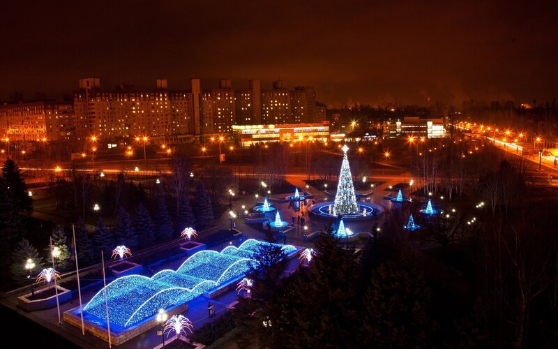 Illuminated Park at Night — Blue