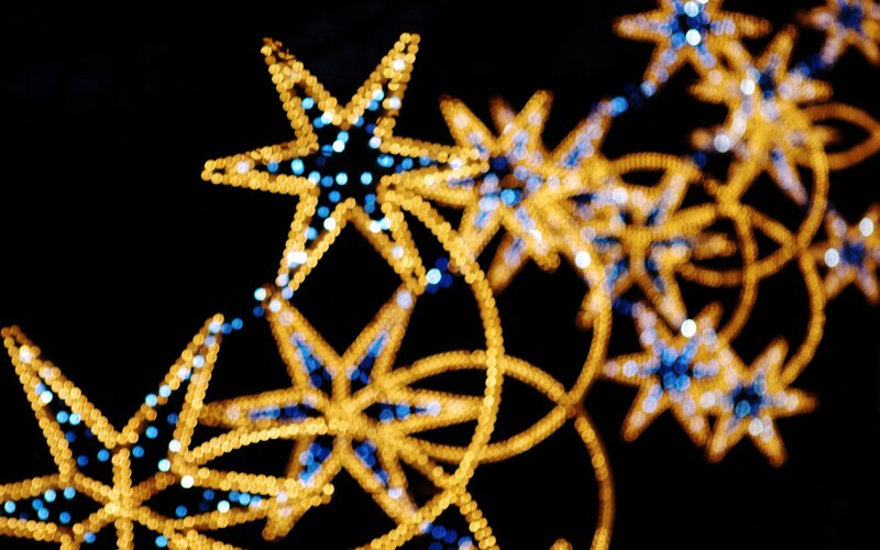Illuminated Star Decorations — Gold