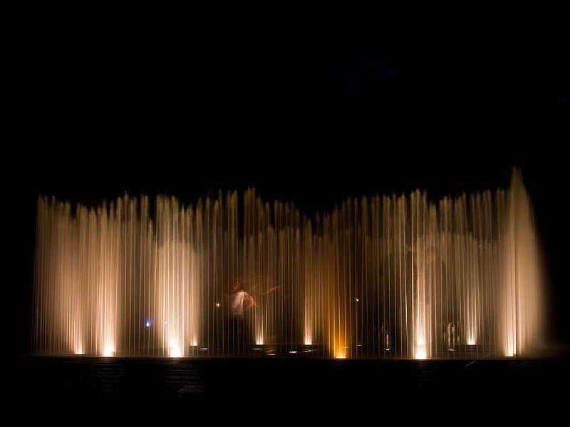 Illuminated Water Fountain — Black