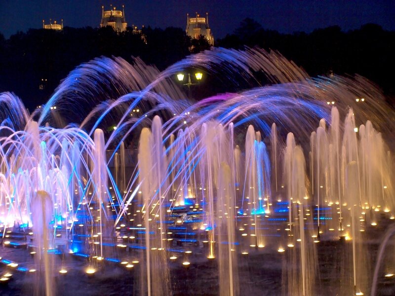 Illuminated Water Fountain — Blue