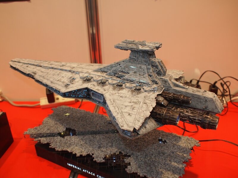 Imperial Attack Cruiser Model — Red