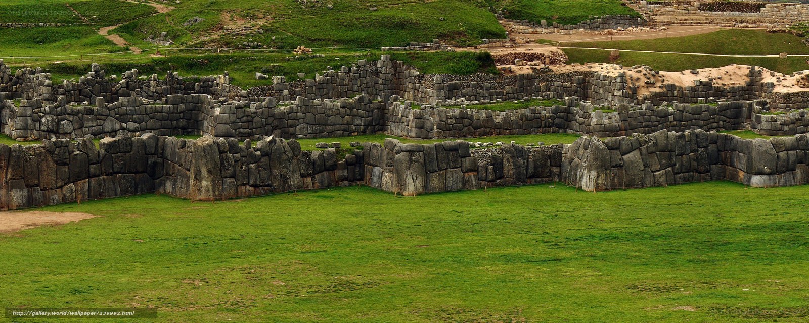 Inca ruins at Sacsayhuamán