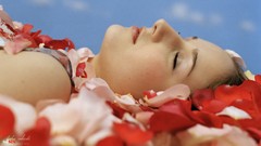 Actress flower petals Leelee Sobieski